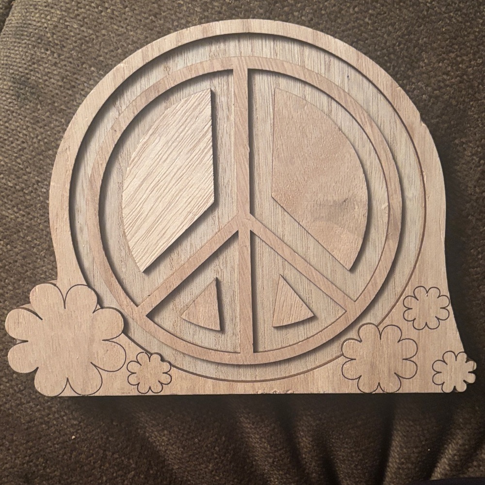 Wooden Paintable Peace Sign Art Project / Decor Item - Picture 2 of 4
